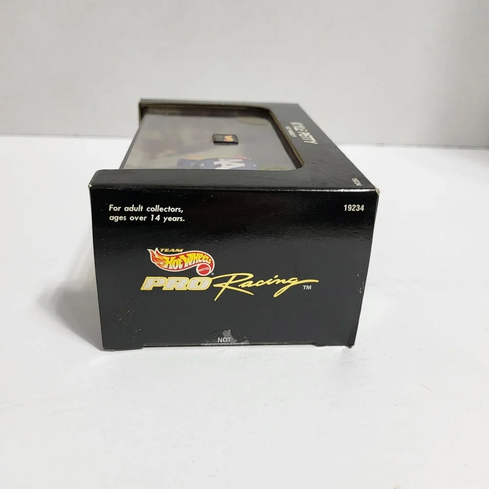 Hot Wheels Pro Racing Kyle Petty 44‎ Diecast Car Display Box NASCAR Collectible